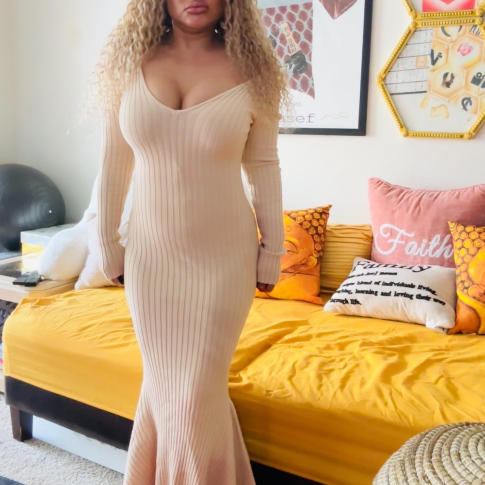 Fashion nova sexy curvy off shoulder dress.
